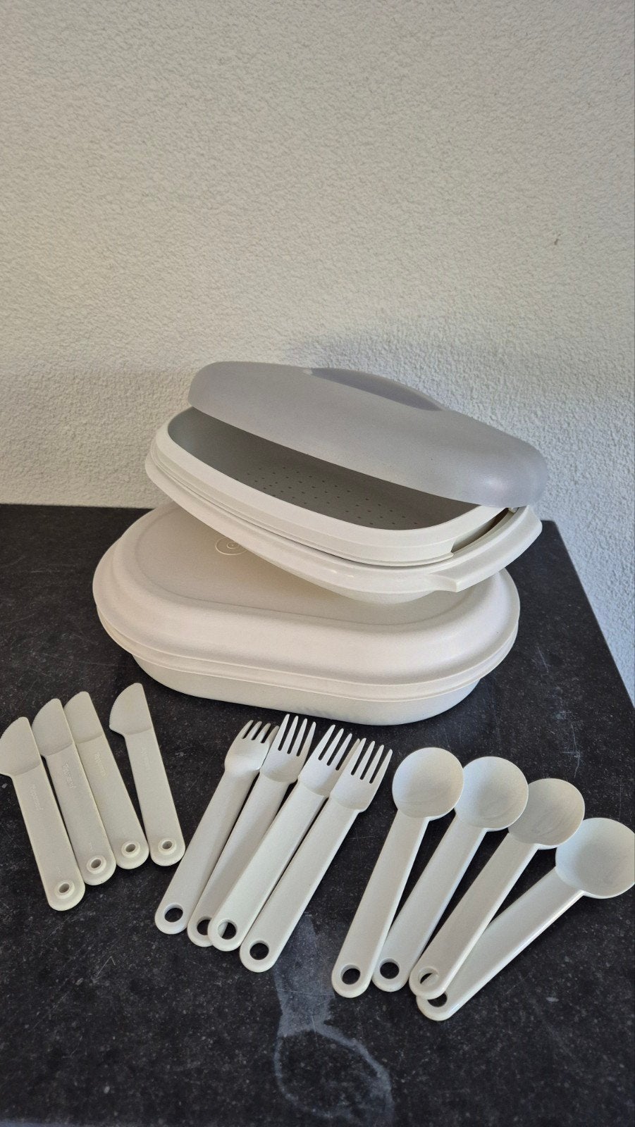 Diverse Tupperware set met 4-delig bestek, Huis en Inrichting, Ophalen, Gebruikt, Overige kleuren, Overige typen