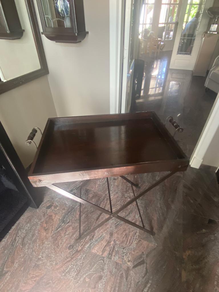 Dienblad met onderstel, Huis en Inrichting, Tafels | Salontafels, Ophalen, Minder dan 50 cm, 50 tot 100 cm, Koloniaal