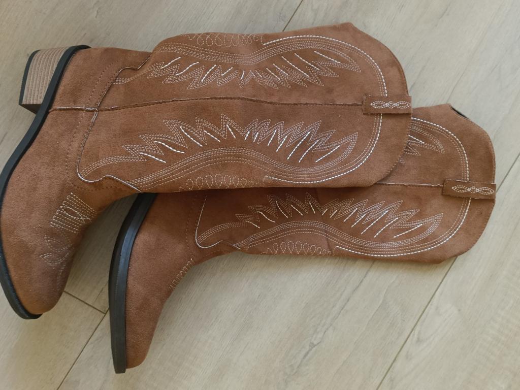 Nieuwe bruine laarzen, maat 41 - te klein gekocht, Kleding | Dames, Schoenen, Ophalen of Verzenden, Nieuw, Bruin, Hoge laarzen