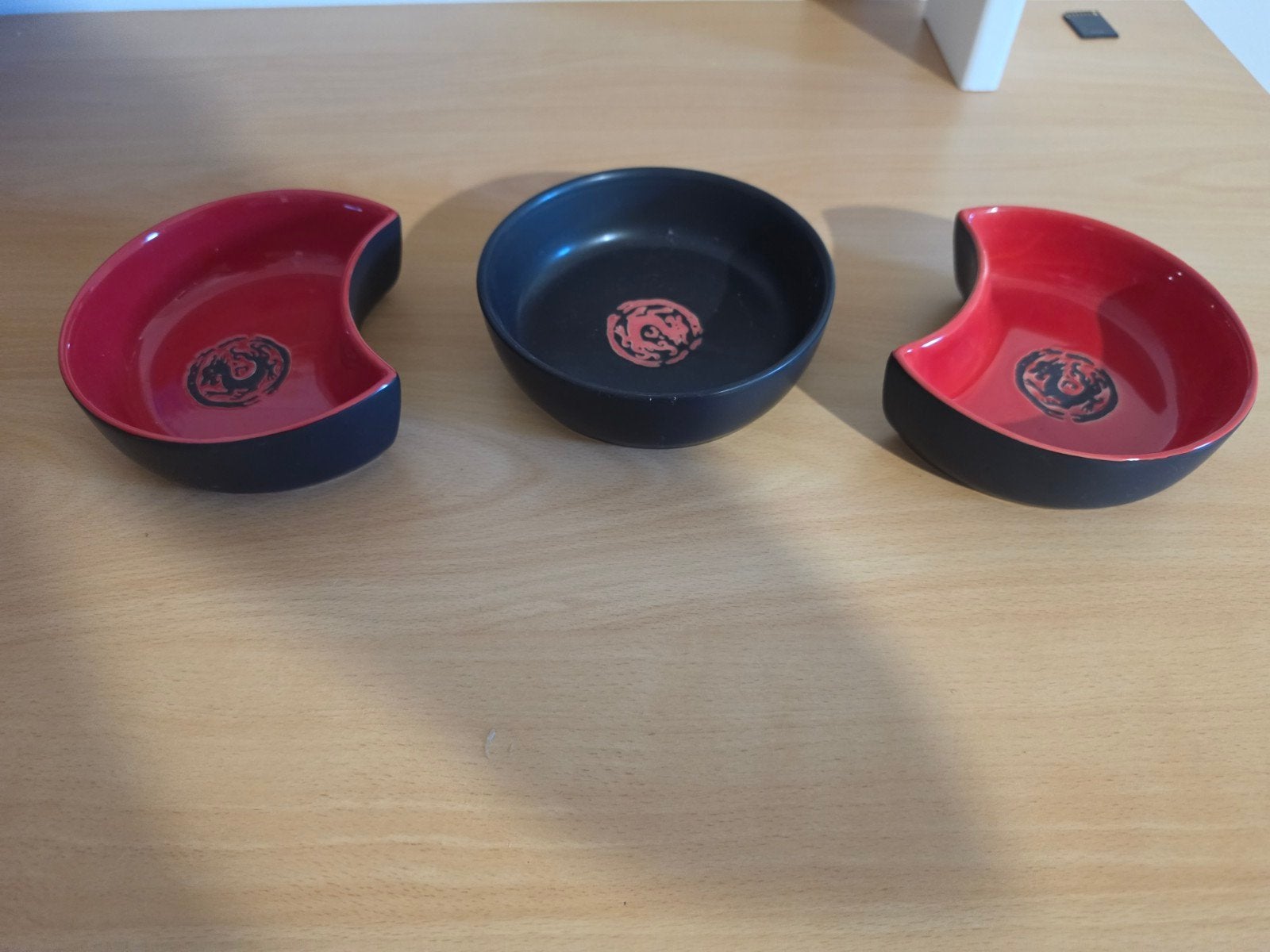 3-delige keramische serveerset rood/zwart met draak, Ophalen of Verzenden