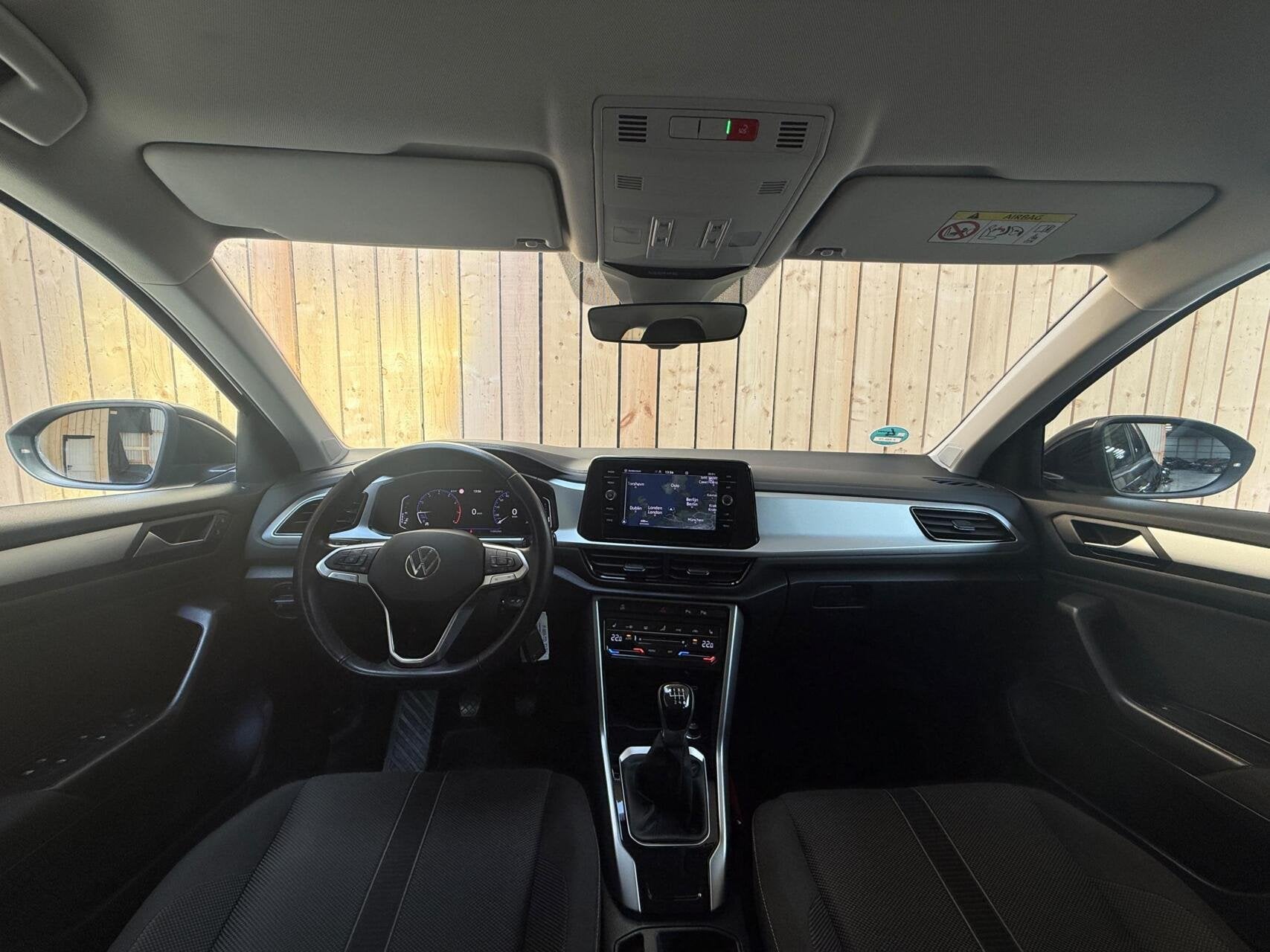 Volkswagen T-Roc 1.0 TSI Life Business Achteruitrijcamera |, Auto's, Voorwielaandrijving, Gebruikt, Euro 6, Zwart