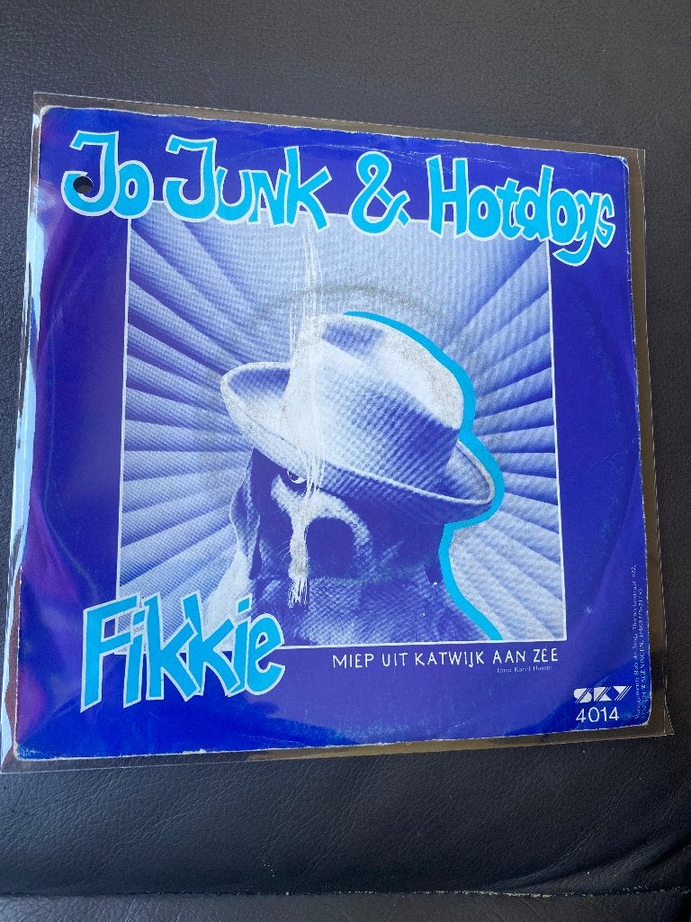 Jo Junk & Hotdogs - Fikkie / Miep uit Katwijk aan Zee, Cd's en Dvd's, Vinyl Singles, Gebruikt, Beschermende buitenhoes, Single