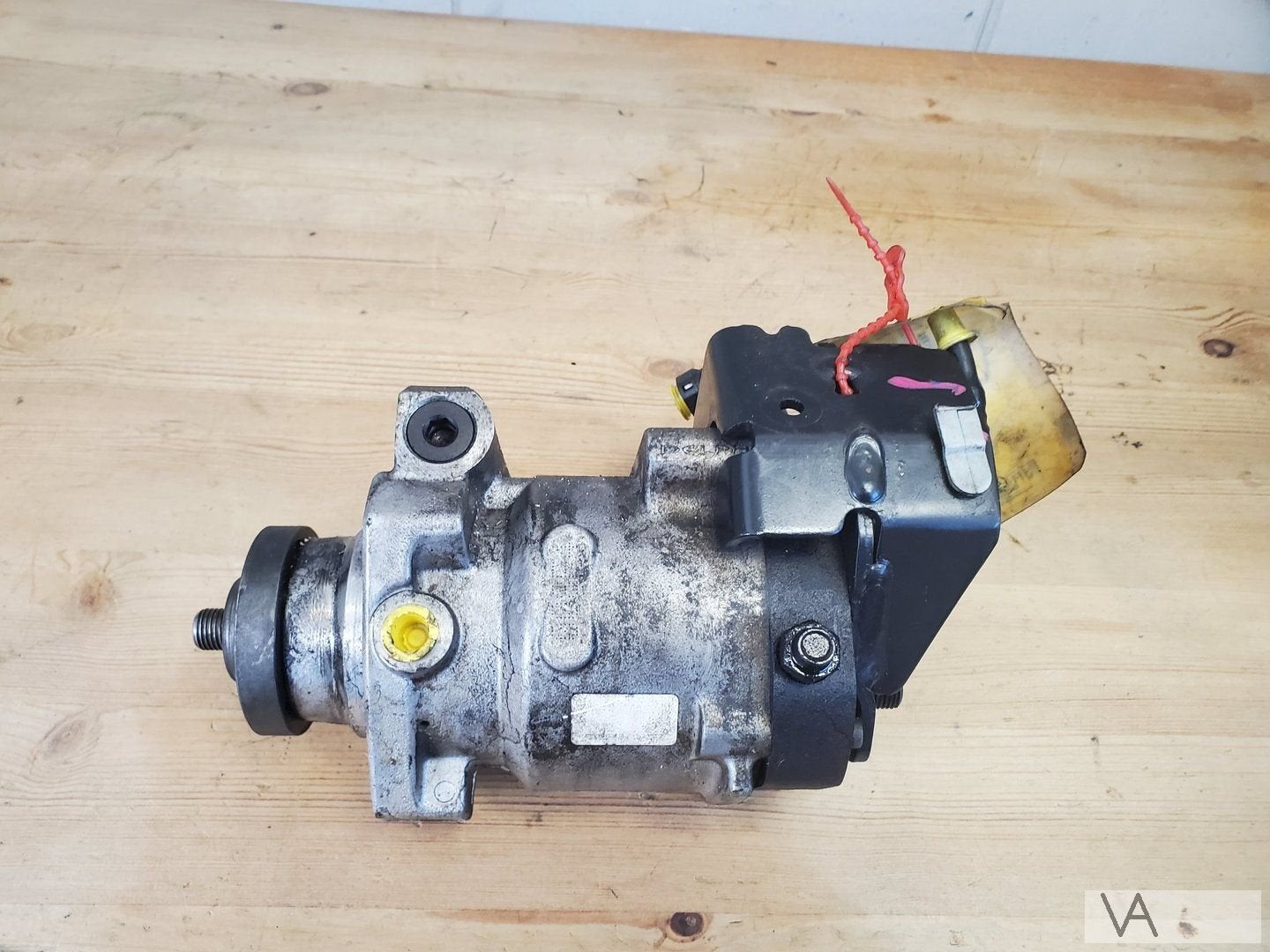Ford Transit 2000 - 2007 dieselpomp op motor 2.4 tddi €100, Gebruikt, -, -, Ophalen of Verzenden
