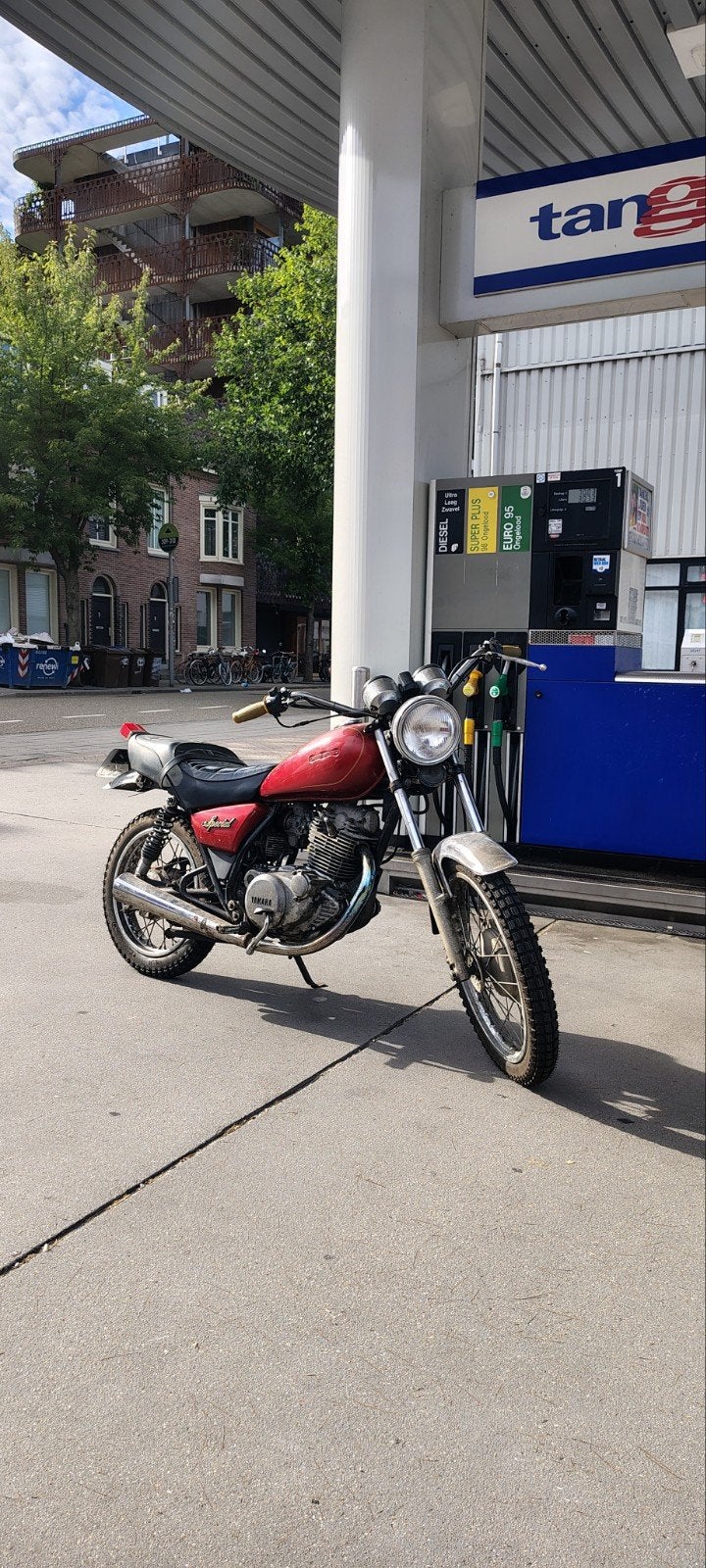 Yamaha SR250 Scrambler met Jadus onderdelen, Particulier, Naked bike