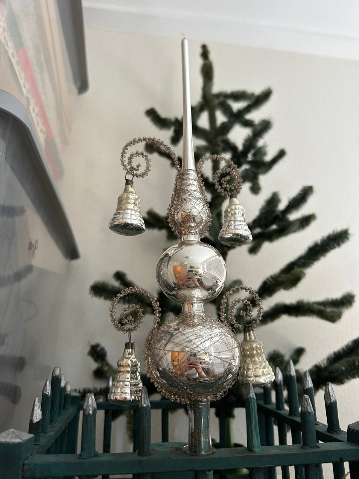 Antieke oude glazen kerstboom piek, 4 klokjes, Diversen, Kerst, Ophalen of Verzenden, Gebruikt