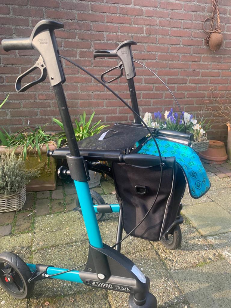 Rollator Topro Roja, Diversen, Rollators, Ophalen of Verzenden, Zo goed als nieuw