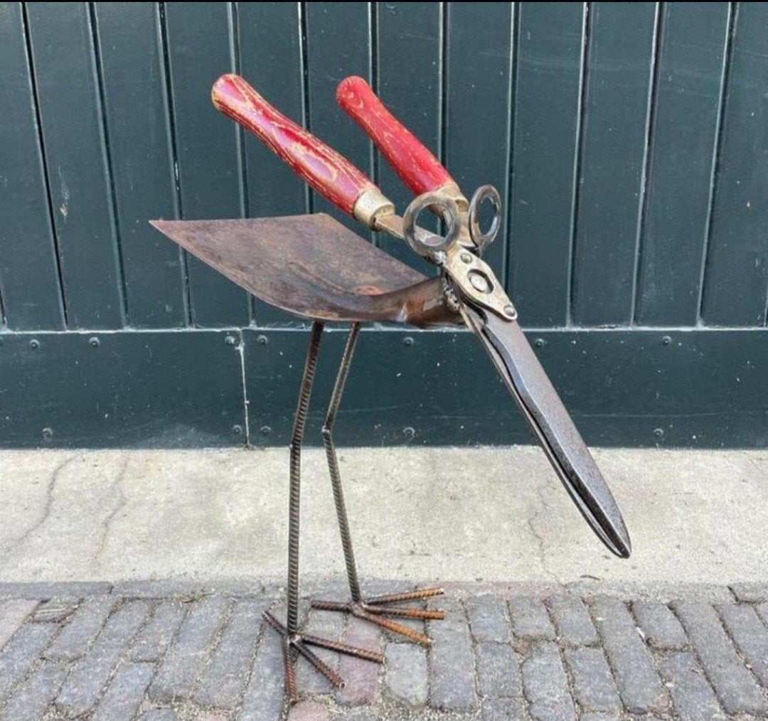 Metalen vogel - voederbak - upcycling - metal art, Handgemaakt, Brutalistisch, Ophalen of Verzenden, 20 - 50 cm