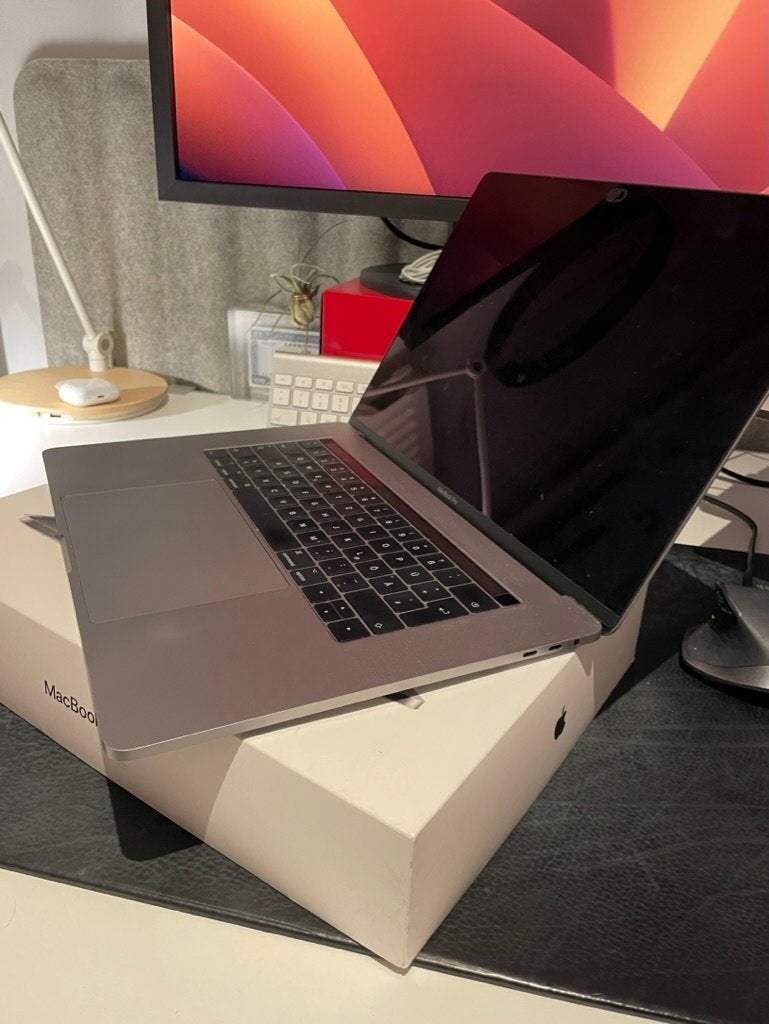 Apple MacBook Pro 15" 2017 (A1707) - i7 2,9GHz 16GB 512GB, MacBook Pro, Gebruikt, 2 tot 3 Ghz, 15 inch