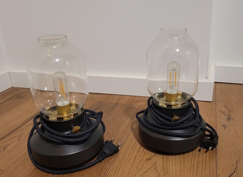2x IKEA TÄRNABY tafellamp zwart, Huis en Inrichting, Lampen | Tafellampen, Ophalen, Zo goed als nieuw, Metaal, Minder dan 50 cm