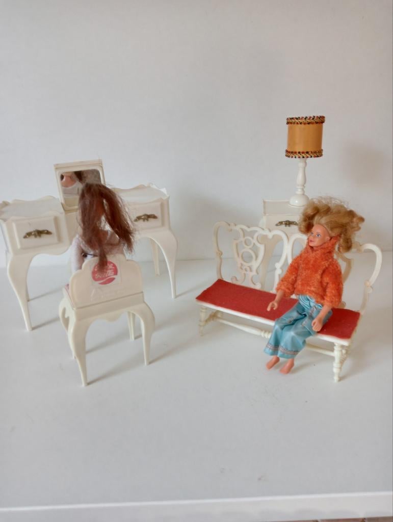 Vintage Barbie poppen en meubels set, Kinderen en Baby's, Speelgoed | Poppen, Ophalen of Verzenden, Gebruikt, Barbie