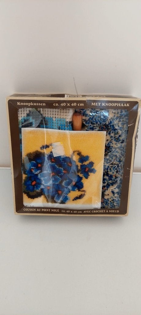 Vintage Smyrna knoopkussen pakket  Blauwe viooltjes 40x40, Eu, Eu, Nieuw, Ophalen of Verzenden