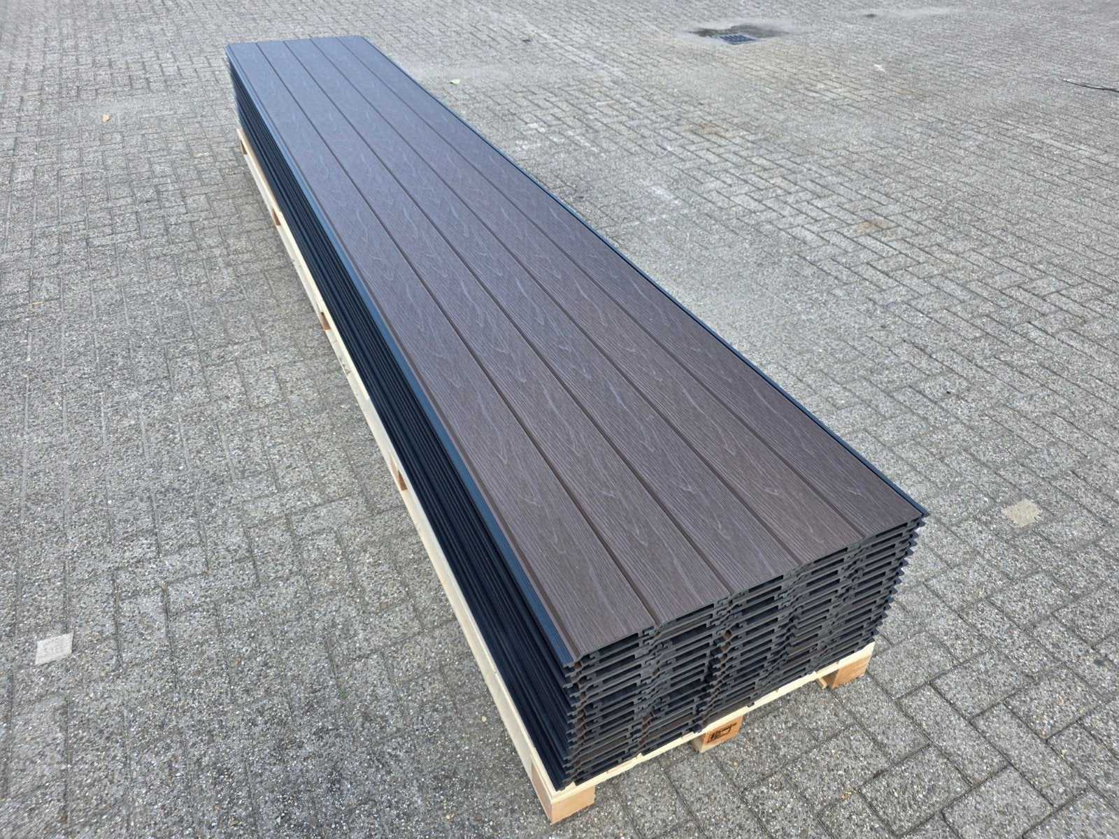 Composiet Rabatdeel Walnoot 400x15.6x2.1 cm Co-extrusion, Doe-het-zelf en Verbouw, Hout en Planken, Ophalen, Minder dan 25 mm