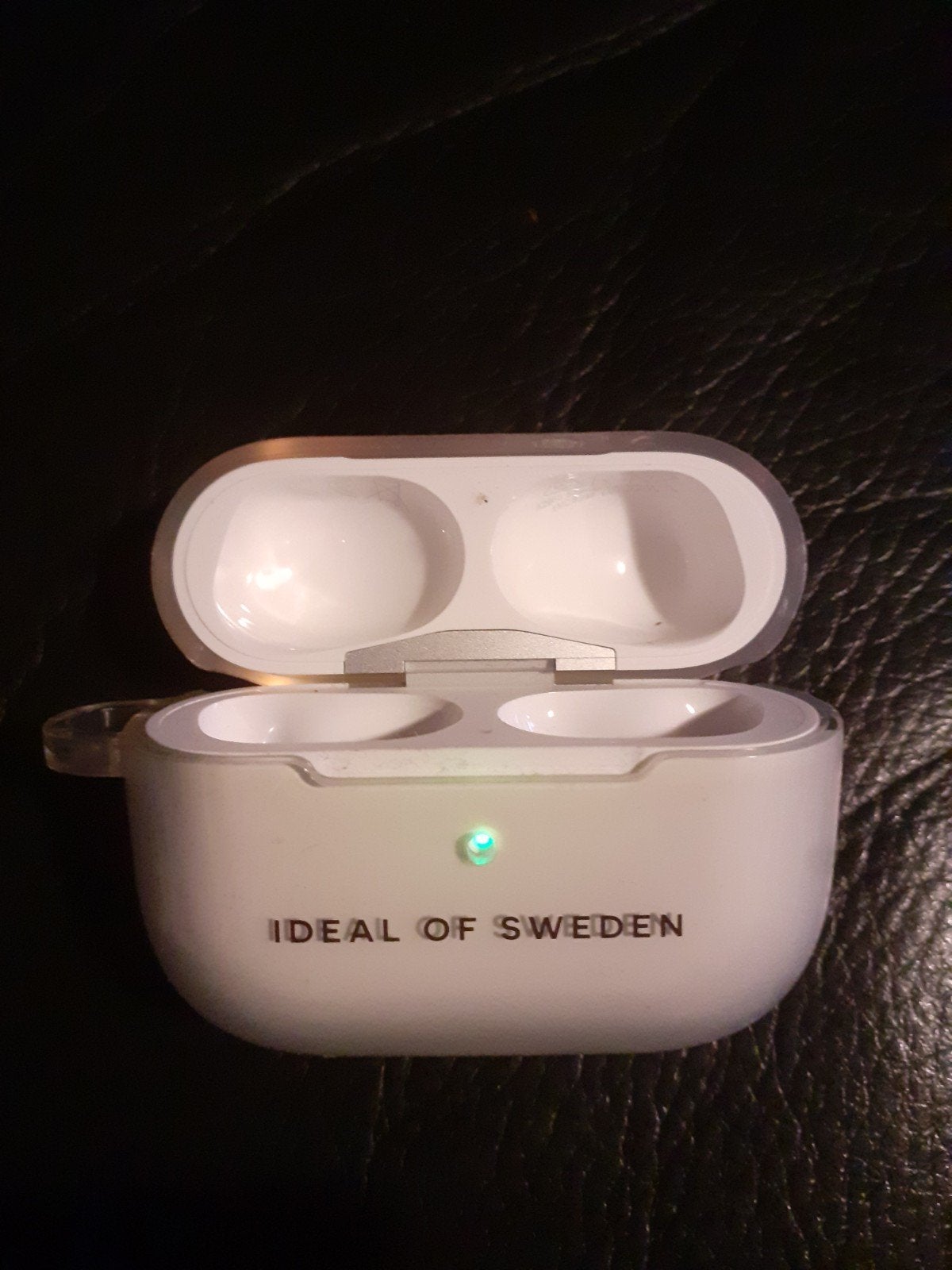 Ideal of Sweden AirPod Case / Air Pods zelf niet, Ophalen, Zo goed als nieuw, Bescherming, Apple iPhone