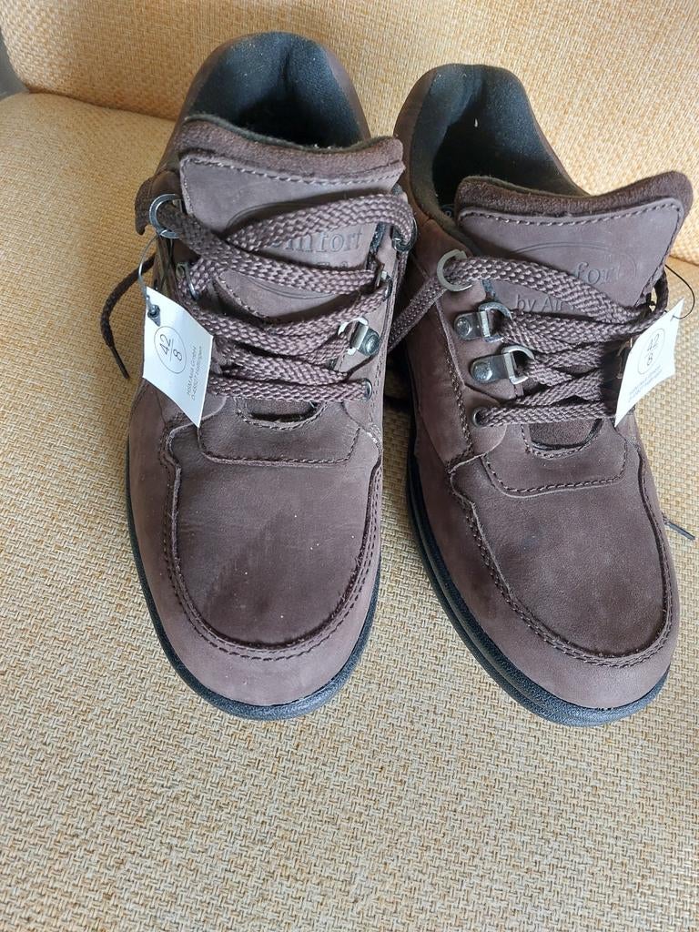 Outdoor/ wandelschoenen montrex, Ophalen of Verzenden, Nieuw, Wandelschoenen of Bergschoenen