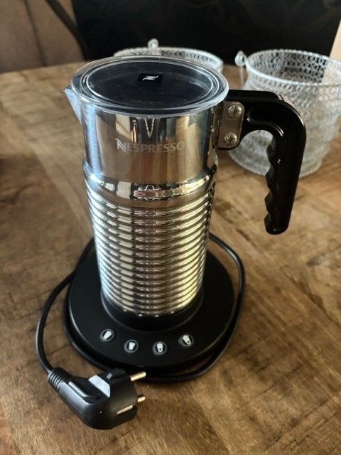 Nespresso Aeroccino melkopschuimer RVS – 4 standen, Witgoed en Apparatuur, Ophalen of Verzenden, Zo goed als nieuw