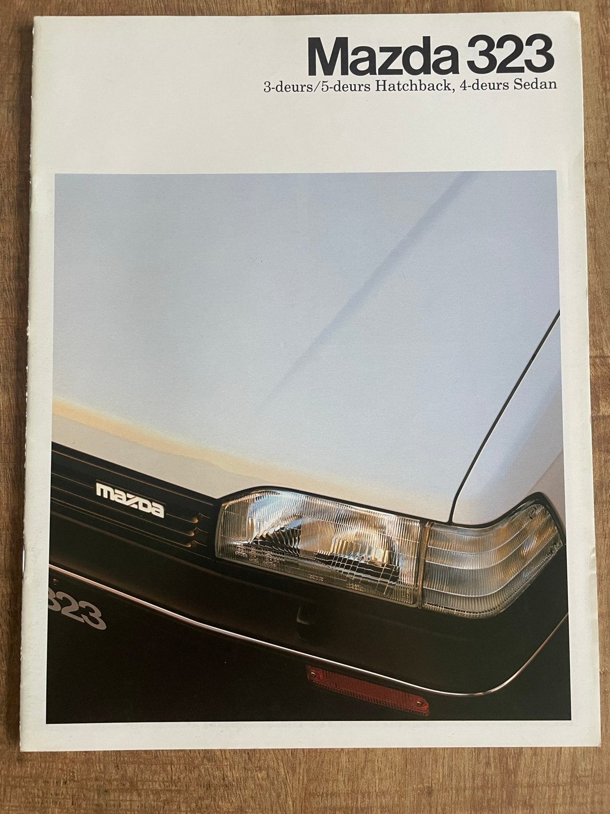 Mazda 323 Brochure - Autofolder 1989