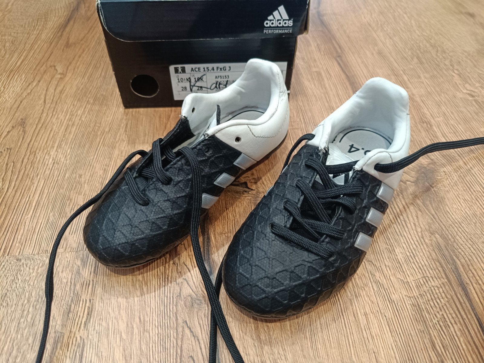 voetbalschoenen adidas maat 28 (16,5cm), Gebruikt, Maat XS of kleiner, Schoenen, Ophalen of Verzenden