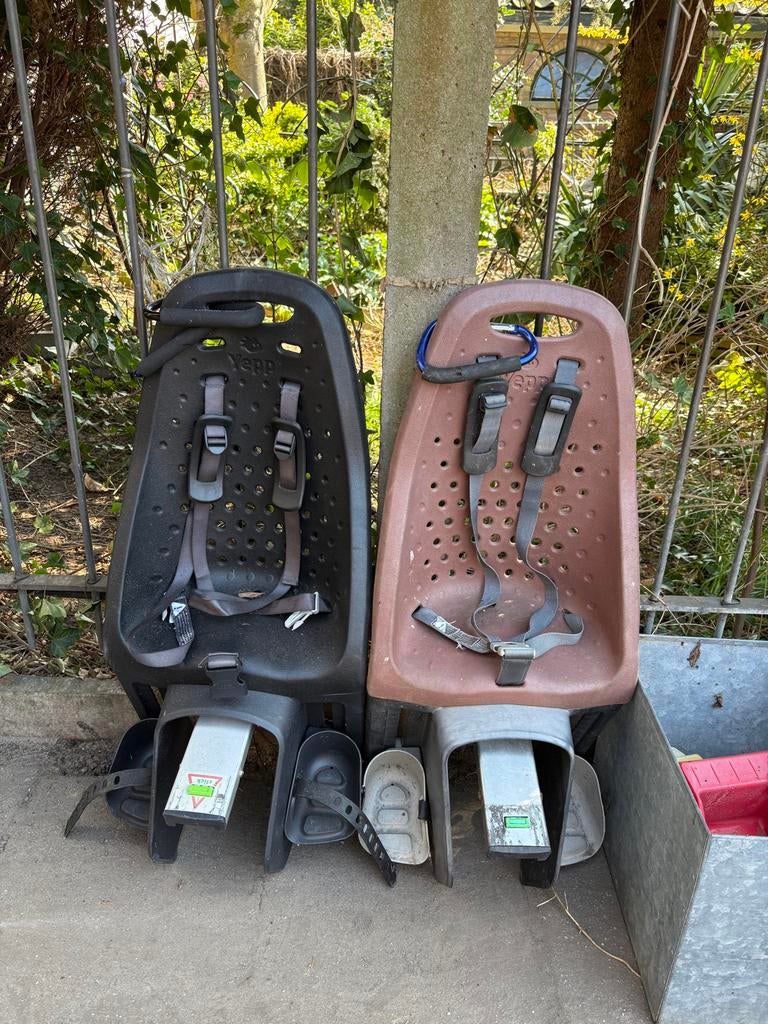 2 Yepp fietsstoeltjes met 1 adapter, gebruikt, Fietsen en Brommers, Fietsaccessoires | Fietsstoeltjes, Gebruikt, Achterzitje, Voetsteuntjes
