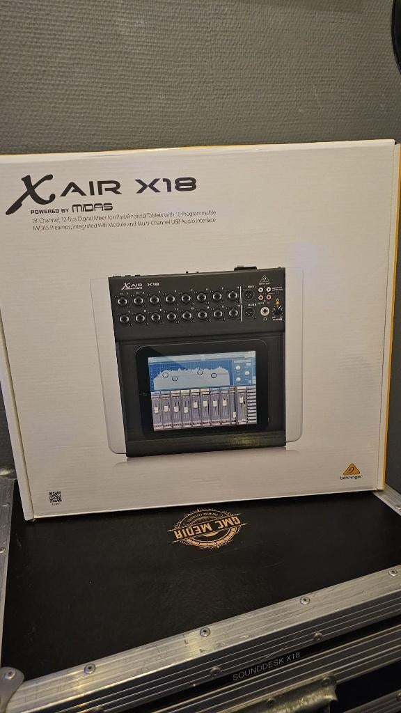 Behringer X18 in flightcase. 18 kanaals digitale mixer., Ophalen of Verzenden, Zo goed als nieuw, 10 tot 20 kanalen, Microfooningang
