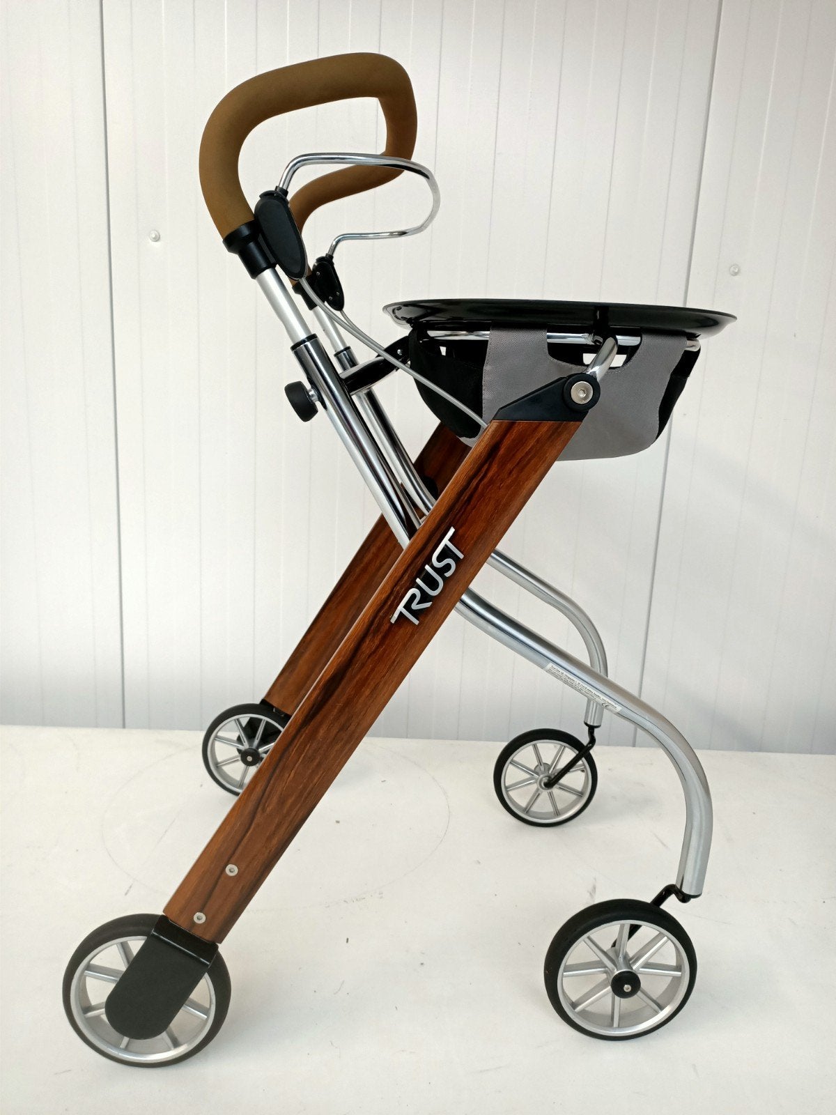Trust Let's go indoor binnen rollator incl Servicebeurt ZGAN, -, -, Ophalen of Verzenden, Zo goed als nieuw
