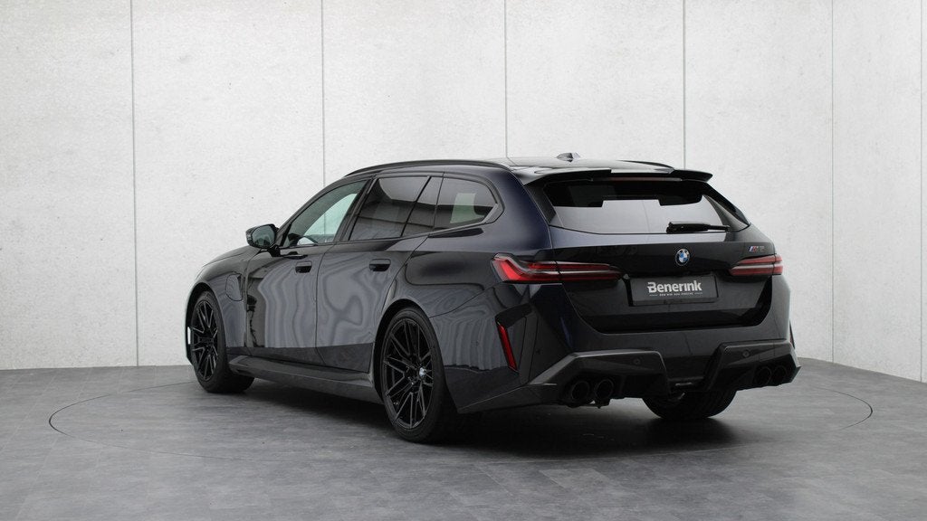 BMW M5 Touring | M Drivers Package | Akrapovic | Stoelventil, 12 maanden, Gebruikt, 4395 cc, Zwart