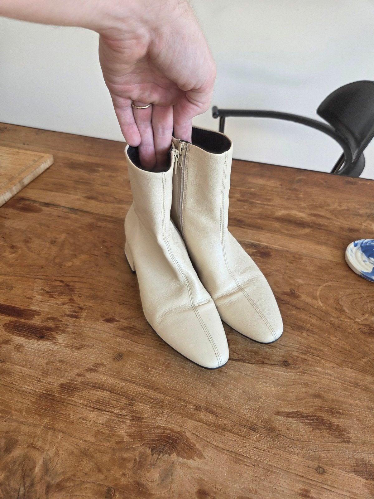Vagabond off-white enkellaarzen maat 37, Kleding | Dames, Schoenen, Ophalen of Verzenden, Zo goed als nieuw, Wit
