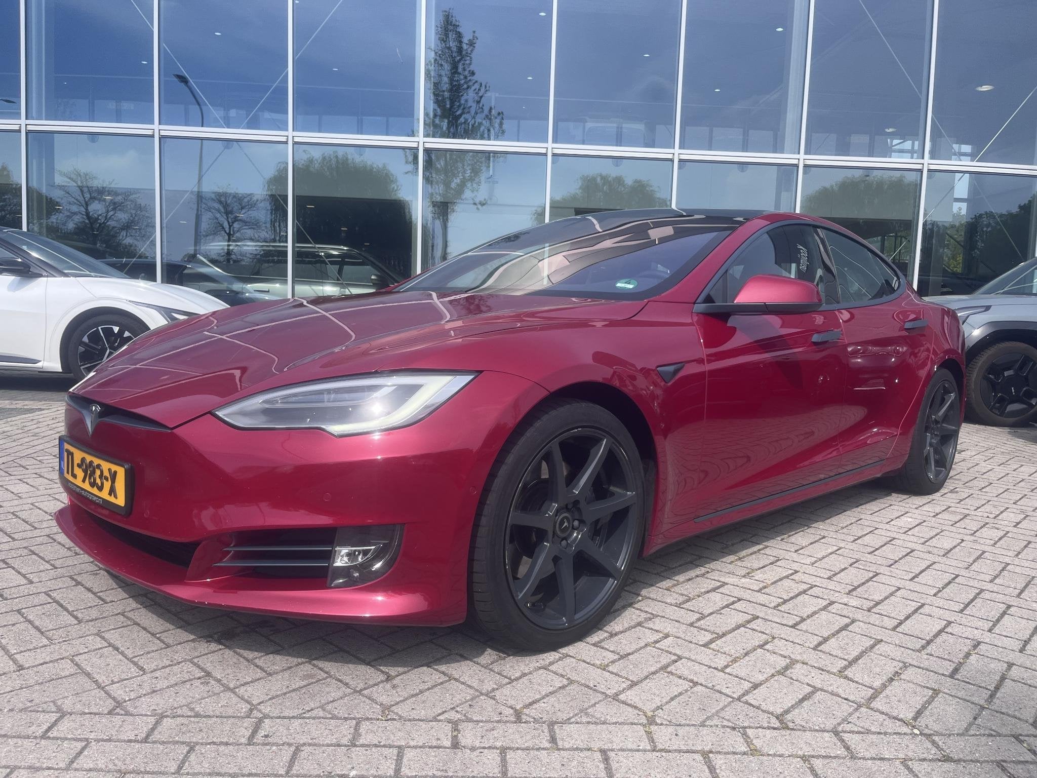 Tesla Model S 75D |SOH 86,1% NL-Auto | Panoramadak | | 12 MA, Auto's, Tesla, Stof, Gebruikt, Hatchback, Rood