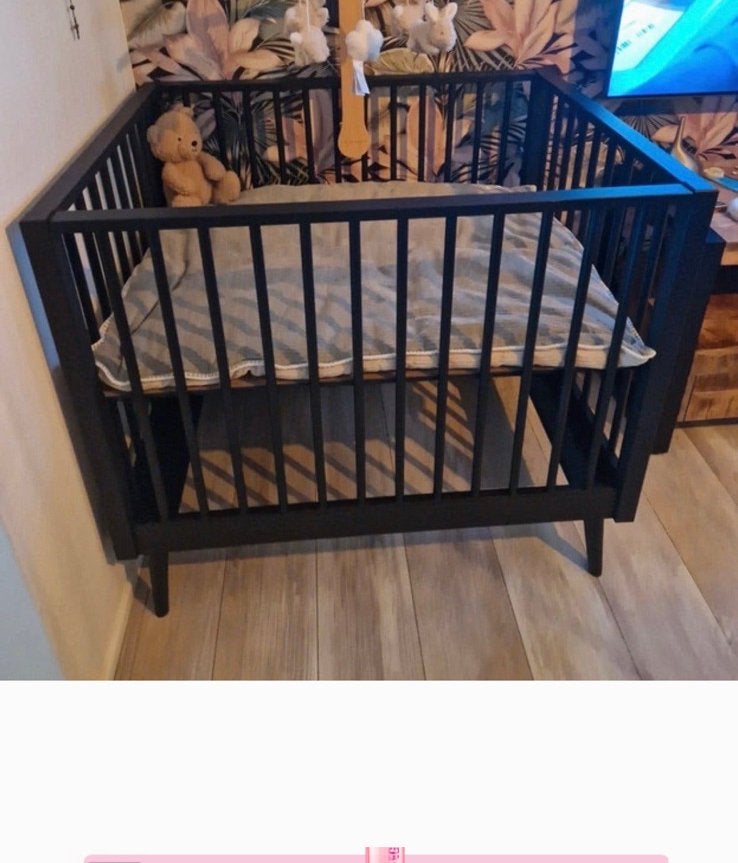Europe Baby Evy Box – Zwart | met boxkleed ,Zeer nette staat, Kinderen en Baby's, Boxen, Ophalen, Zo goed als nieuw, Boxkleed