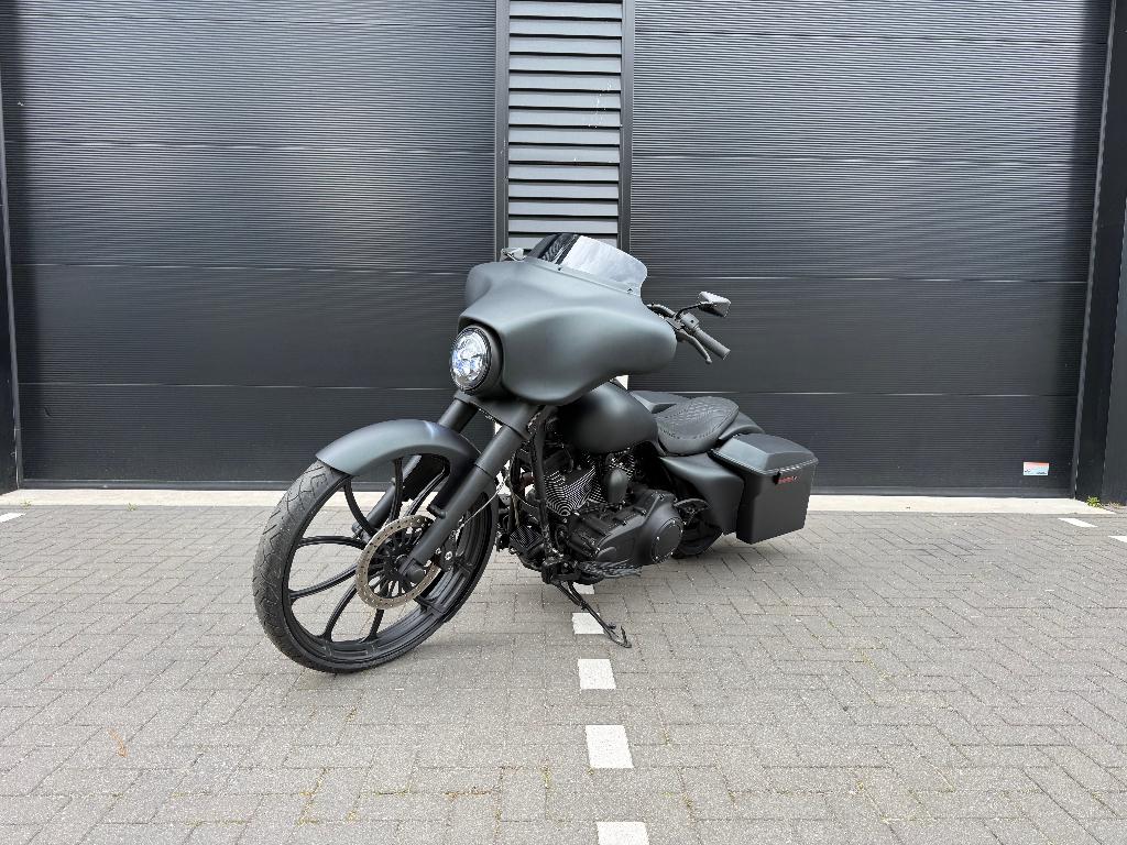 Harley Davidson street glide bagger 26inch airsuspension BTW, Sportuitlaat, Occasion, 1600 cc, Motorrijbewijs A