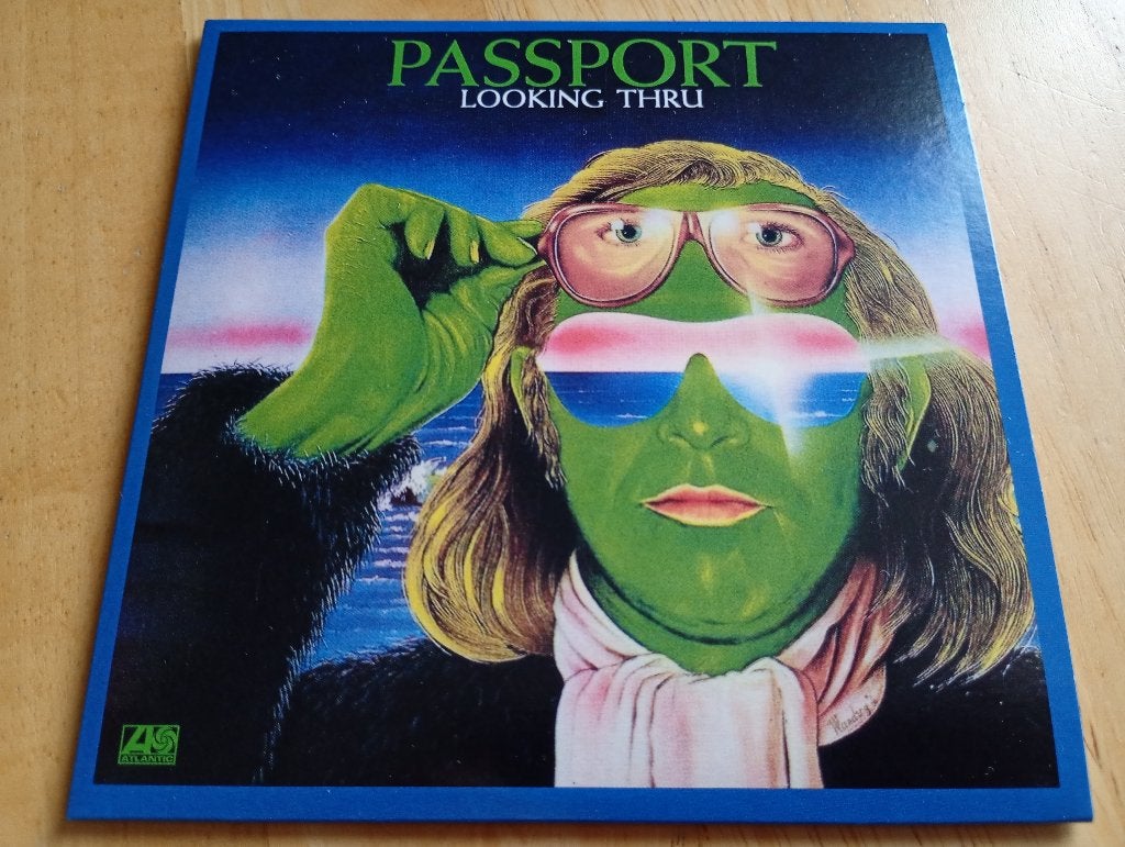 CD Passport - Looking Thru, Verzenden, Zo goed als nieuw, Jazz