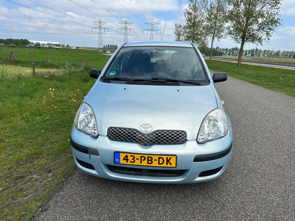 Toyota Yaris 1.3 VVT-i Idols (bj 2004), Auto's, Voorwielaandrijving, 4 cilinders, Origineel Nederlands, Bedrijf