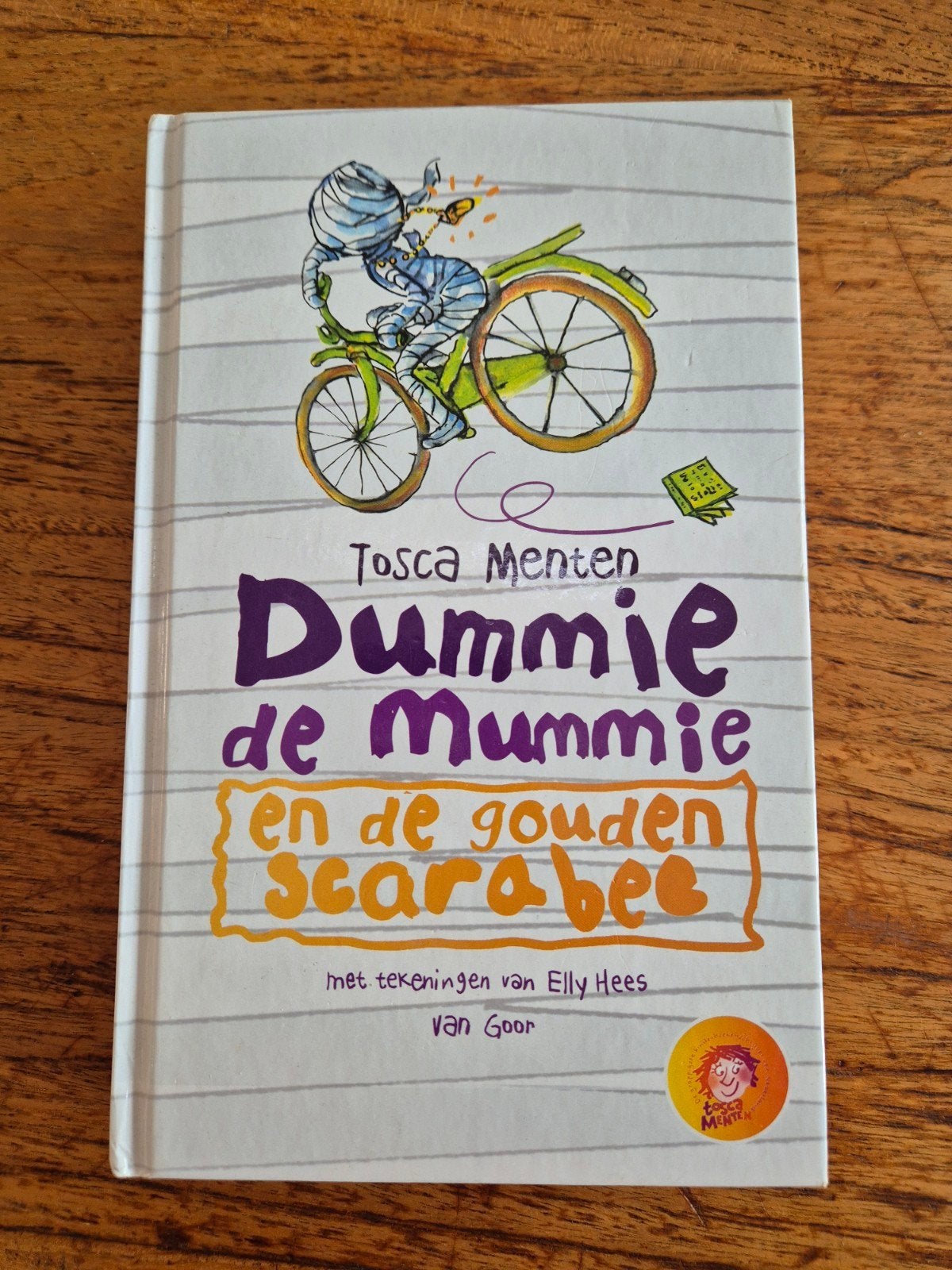 Dummie de Mummie en de gouden scarabee - Tosca Menten, Ophalen of Verzenden, Zo goed als nieuw, Tosca Menten, Fictie algemeen