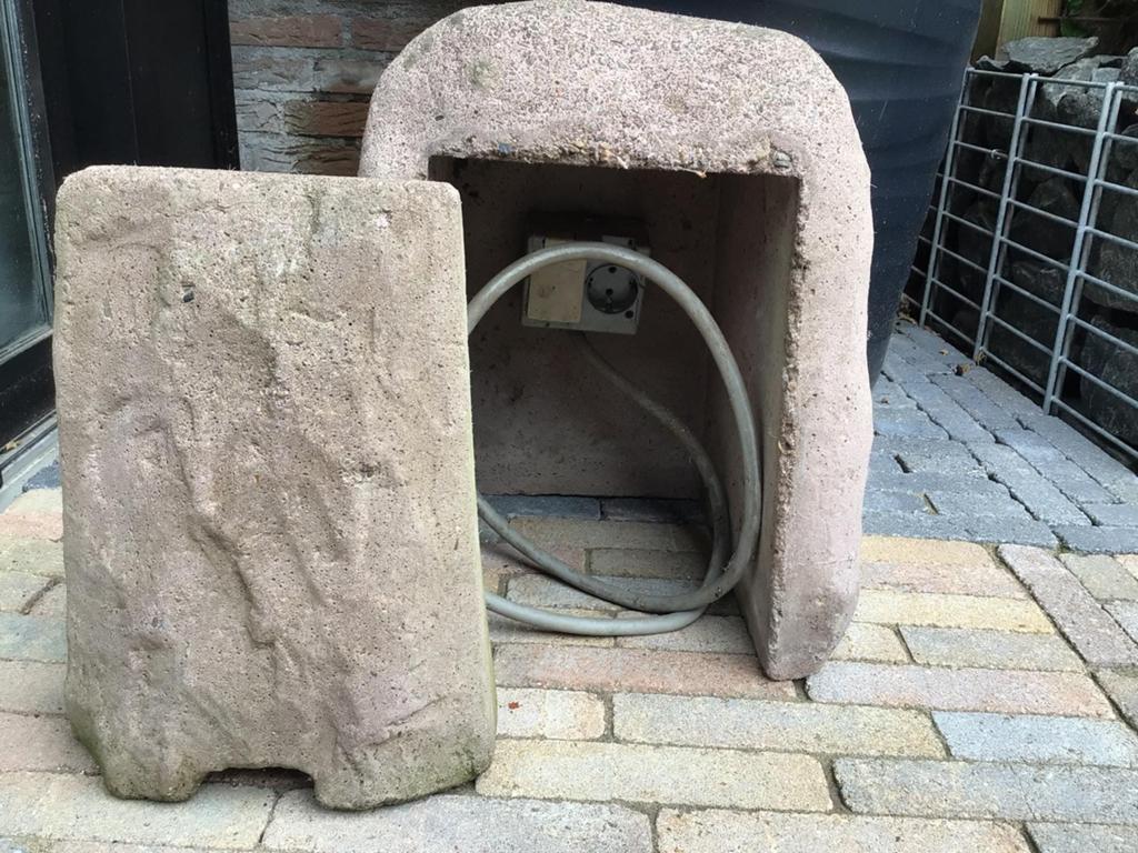 Siersteen met stroompunt voor tuin, Ophalen, Beton, Terrastegels