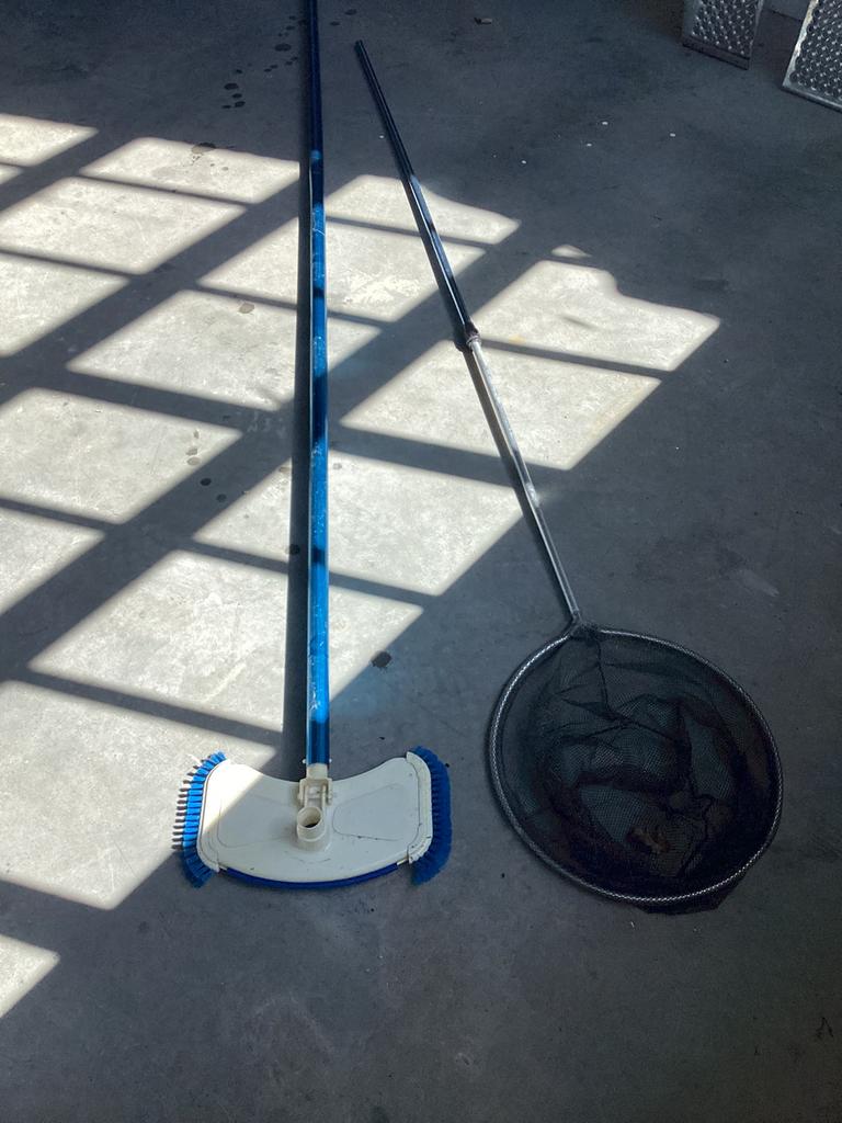 Te koop schoonmaak borstel voor vijver, Dieren en Toebehoren, Ophalen of Verzenden, Zo goed als nieuw