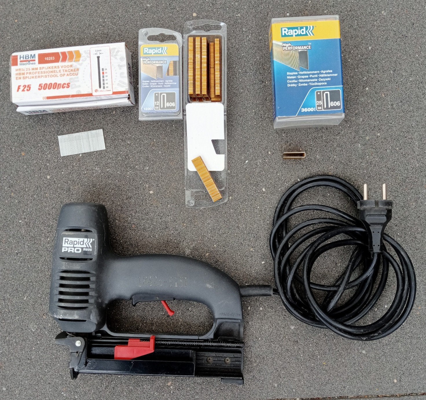 Tacker nietapparaat nietmachine Rapid Pro R606 spijkermachin, Ophalen