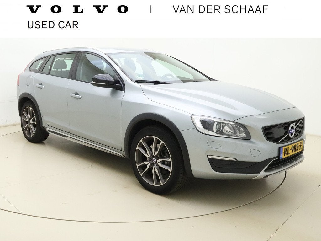 Volvo V60 Cross Country D3 Polar+ | Sport stoelen | Trekhaak, 4 cilinders, Diesel, 1565 kg, 22 km/l