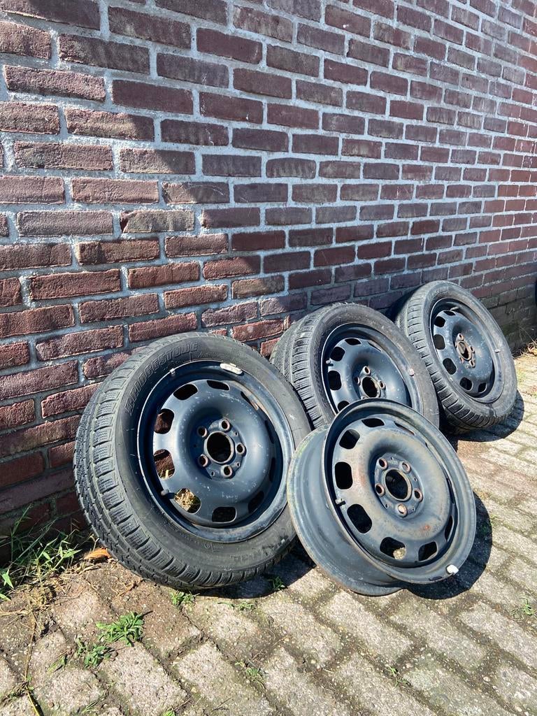 Mercedes A-klasse w168 (‘97-‘04) velgen + winterbanden 7-8mm, Auto-onderdelen, Banden en Velgen, Banden en Velgen, Winterbanden
