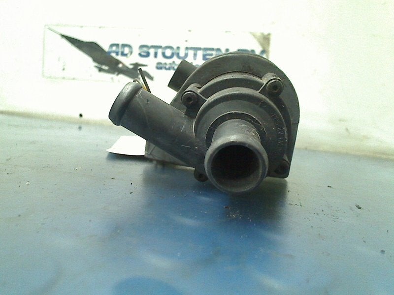 Extra Waterpomp Volvo V40 (MV) (2012-03/2016-12) AV618564AB, Gebruikt, Siegburger Straße 229, Köln 50679, , Duitsland, Info@volvocars.com