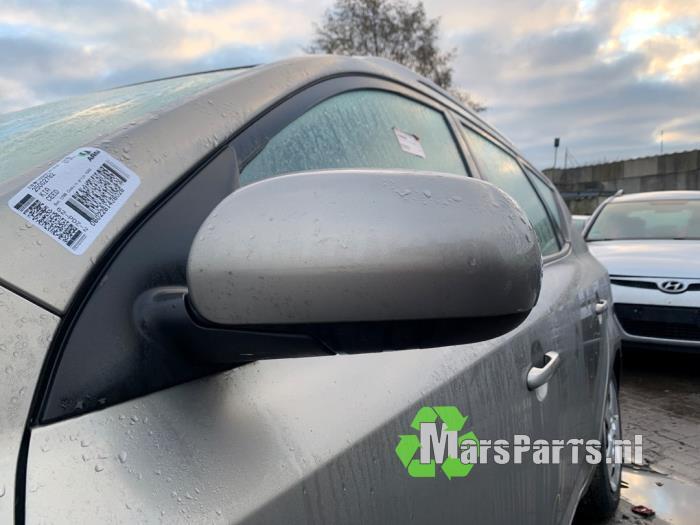 Buitenspiegel links van een Kia Ceed, Auto-onderdelen, Spiegels, -, -, Ophalen of Verzenden, -
