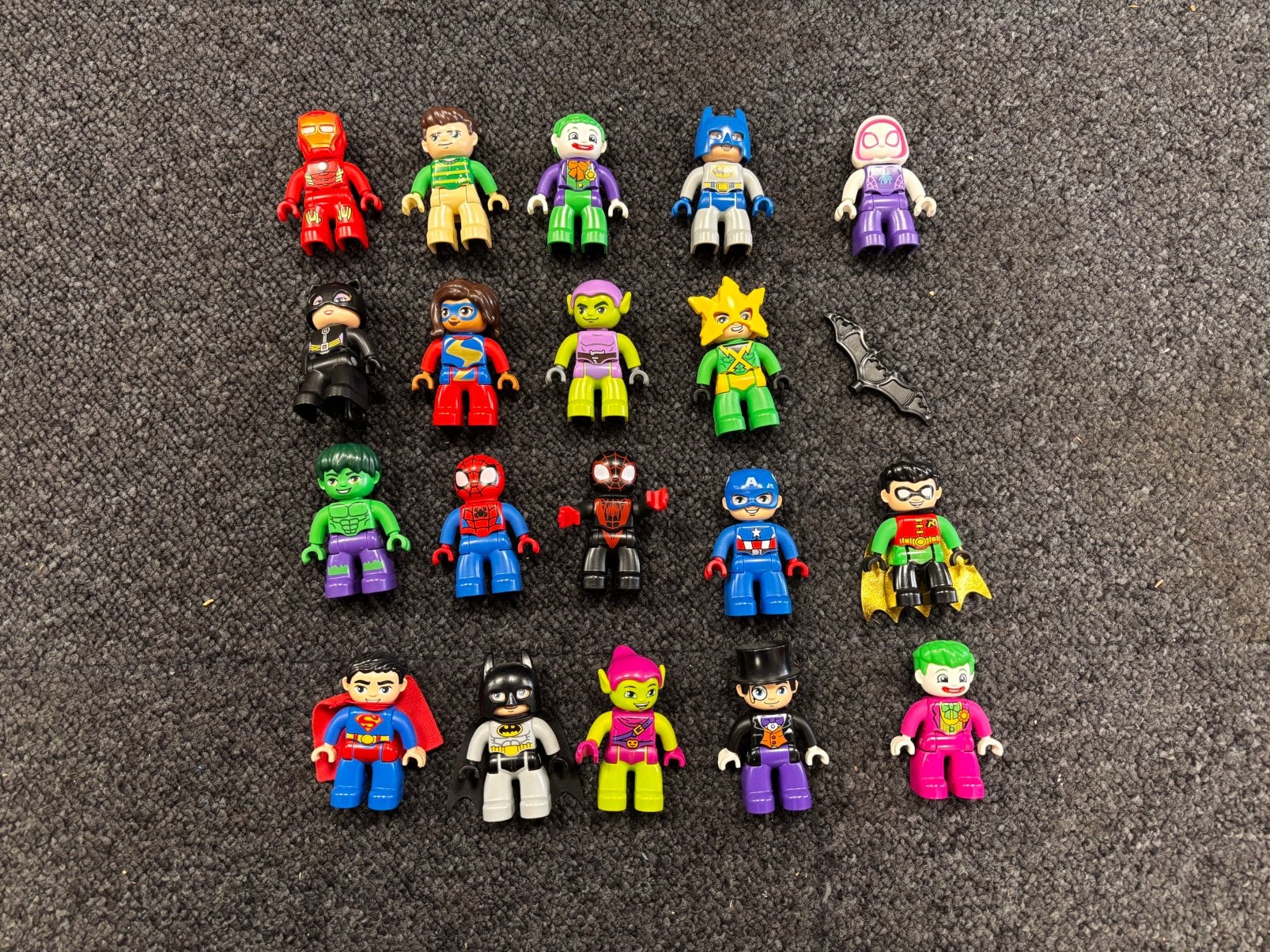 Lego Duplo poppetjes marvel, Aastvej 1, 7190 Billund, Denemarken, Product.compliance@LEGO.com, Ophalen of Verzenden, Zo goed als nieuw