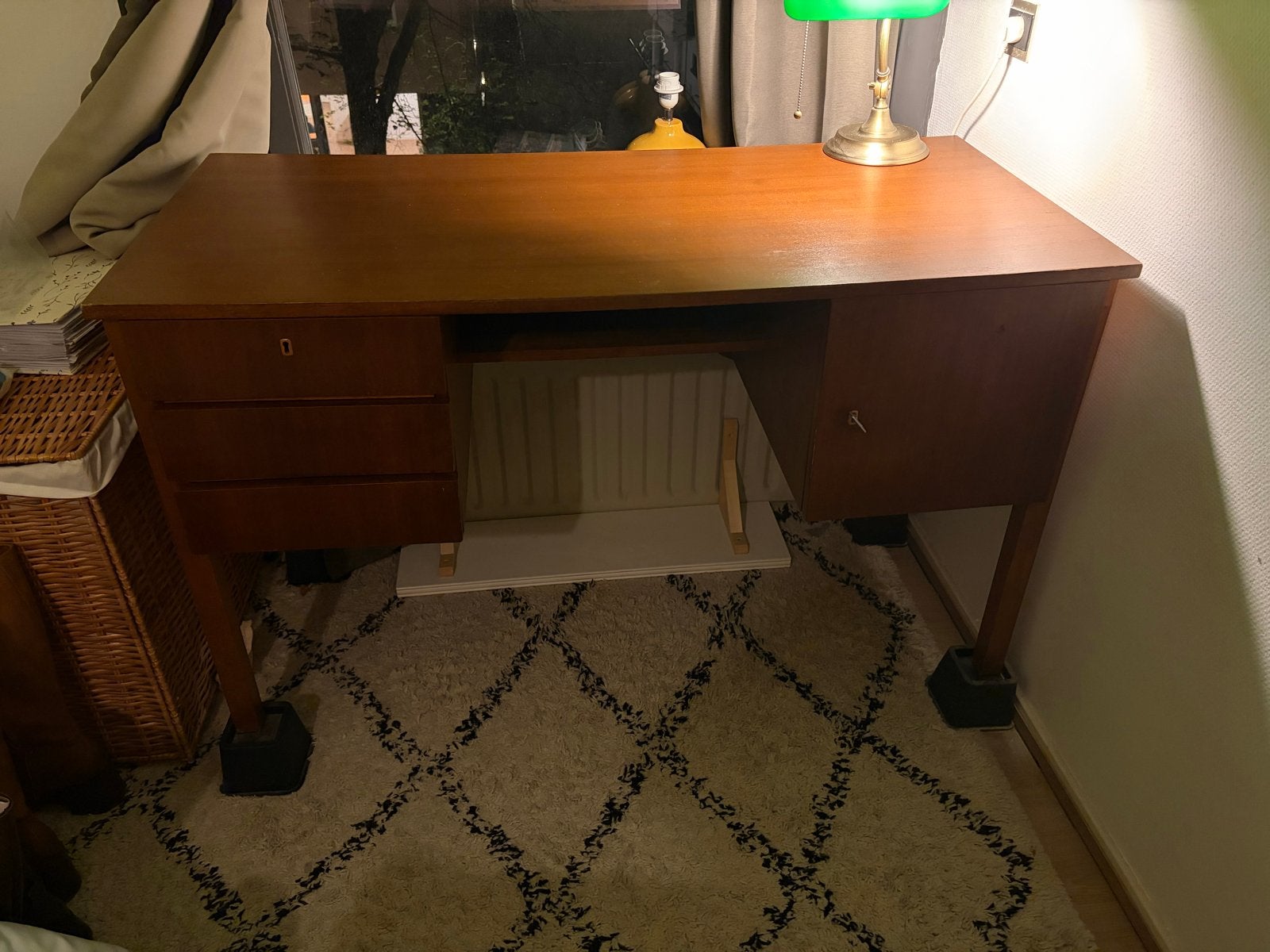 Vintage mid-century bureau /schrijftafel – jaren 60/70 stijl, Huis en Inrichting, Bureaus, Overige typen, Gebruikt, Overige merken