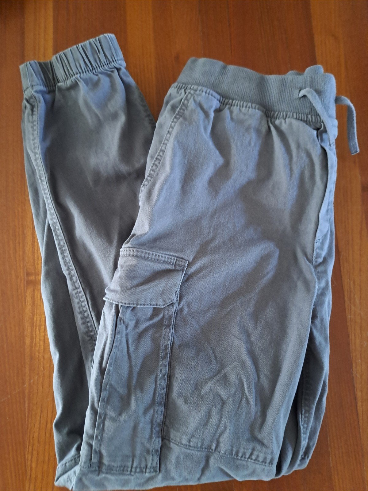 H&M grijze cargo broek, maat 134, Kinderen en Baby's, Broek, Gebruikt, Verzenden, Jongen of Meisje