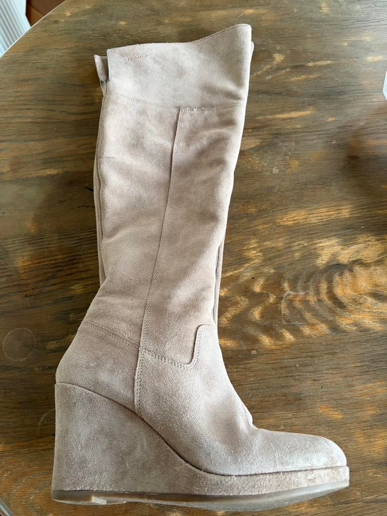 Zeer nette overknee suede Tamaris laarzen mt 39, Verzenden, Zo goed als nieuw, Beige, Hoge laarzen