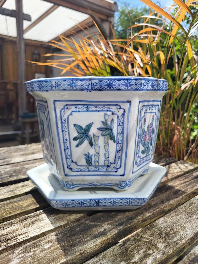 Oosterse bloempot met schotel, blauw-wit, bamboe decor, Tuin en Terras, Bloempotten, Ophalen of Verzenden