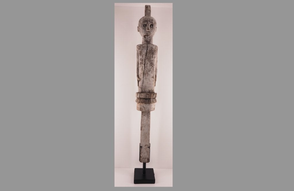 102cm groot Kaduma houtsnijwerk Sumba Indonesie (250927-02), Antiek en Kunst, Hout, Wit, 102 cm, Ophalen of Verzenden