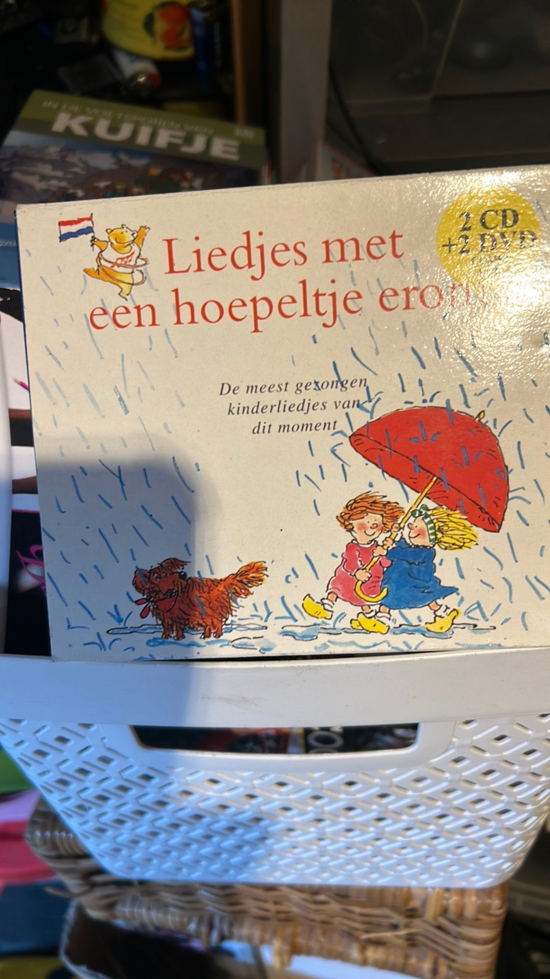 Liedjes met een hoepeltje erom, Ophalen of Verzenden, Zo goed als nieuw