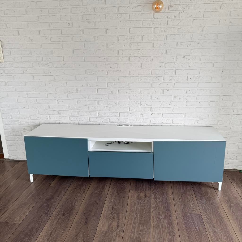Gratis ikea tv kast, Ophalen, Kunststof, 150 tot 200 cm, Zo goed als nieuw