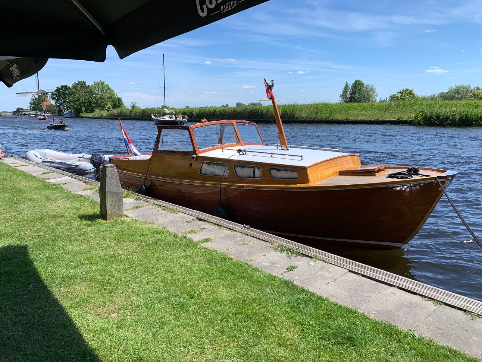 Foto 6 van Zweeds houten motorscheepje, mahonie op eiken, Volvo Penta