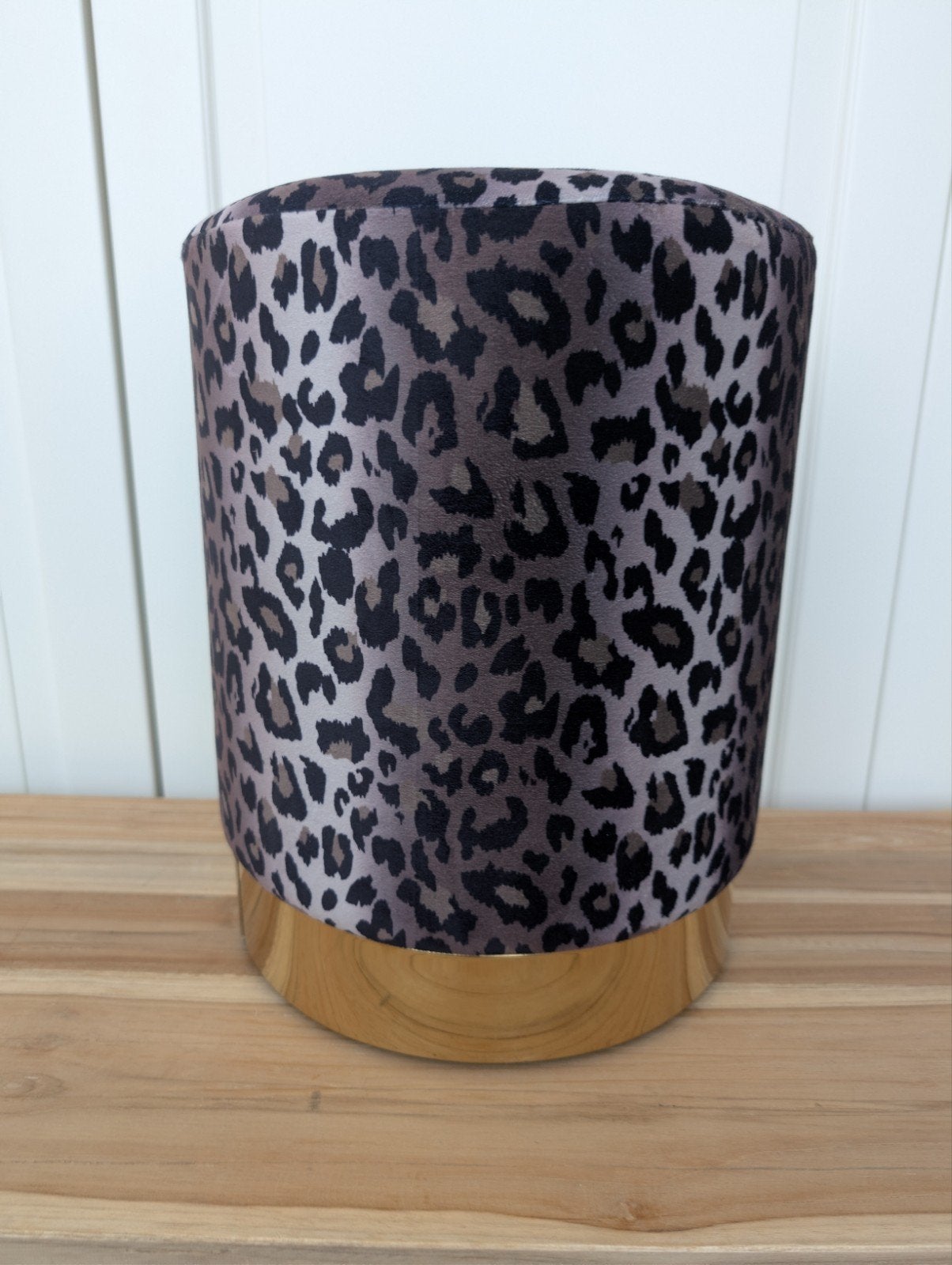 Mooie poef met panterprint & gouden voet, Ophalen of Verzenden, Rond, Minder dan 50 cm, Minder dan 50 cm