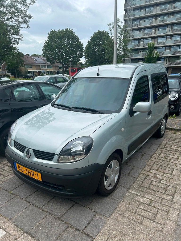 Renault Kangoo 1.2 E4 Auth 2005 Grijs, Auto's, Voorwielaandrijving, 4 cilinders, 14 km/l, Handgeschakeld